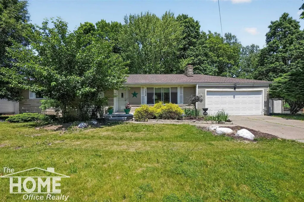 1208 Harding Avenue Owosso City MI 48867