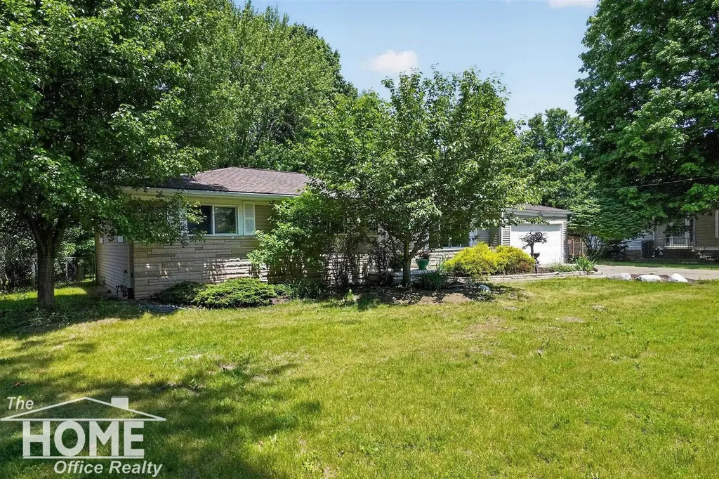 1208 Harding Avenue Owosso City MI 48867