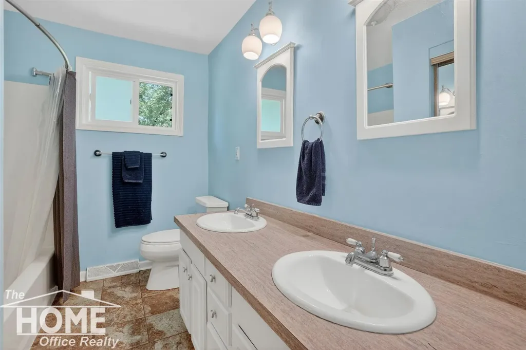1208 Harding Avenue Owosso City MI 48867