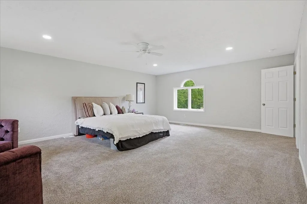 6456 W Court Street Flint Charter Township MI 48532