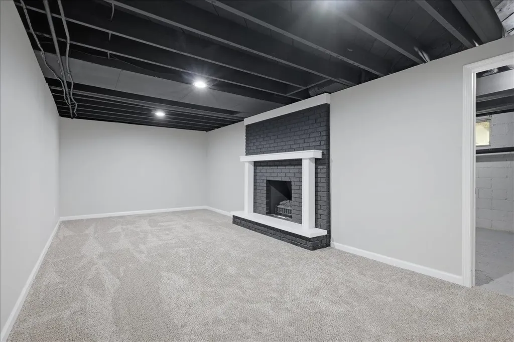 6456 W Court Street Flint Charter Township MI 48532