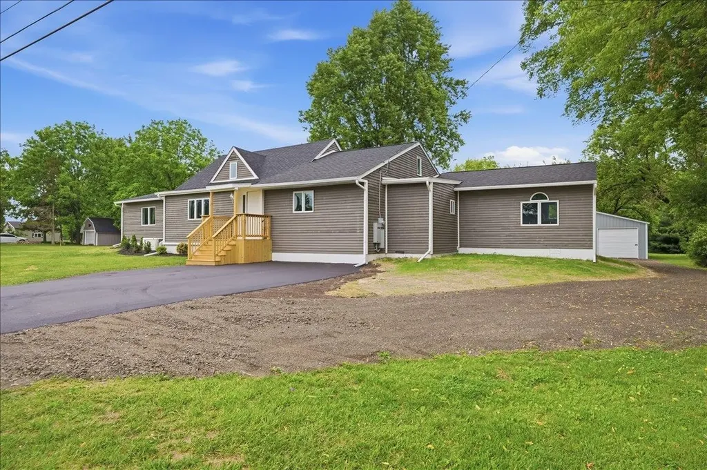 6456 W Court Street Flint Charter Township MI 48532