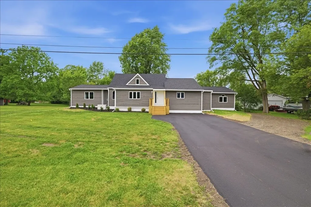 6456 W Court Street Flint Charter Township MI 48532