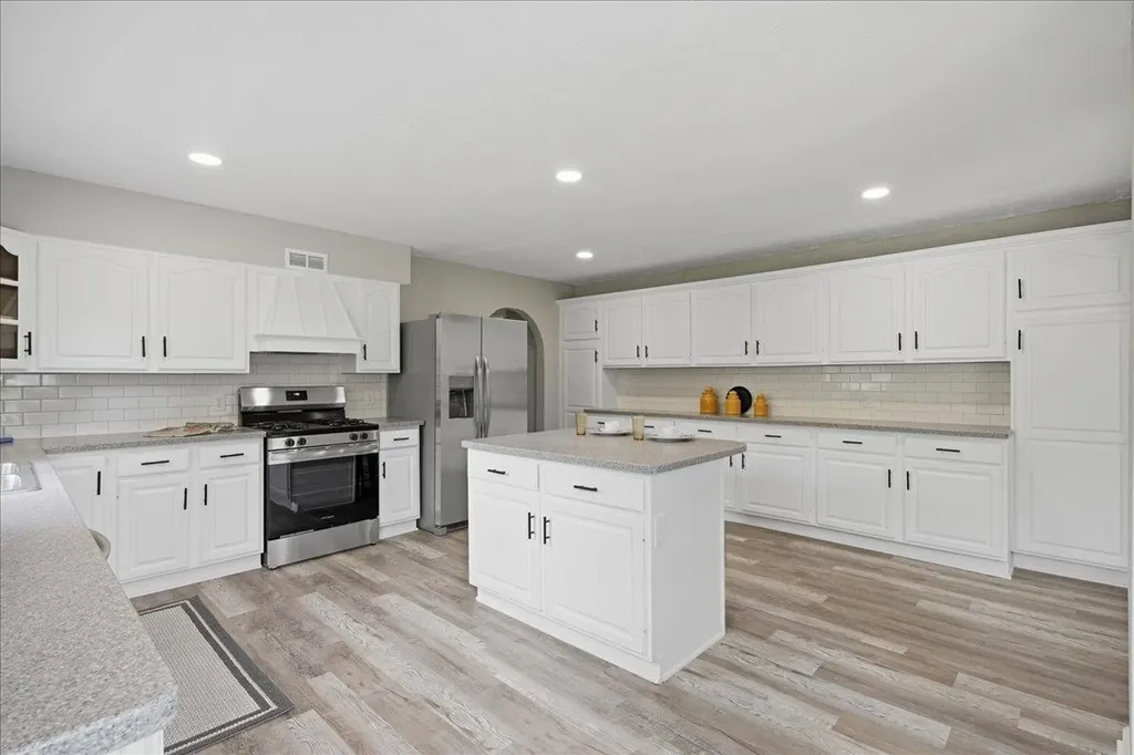 6456 W Court Street Flint Charter Township MI 48532