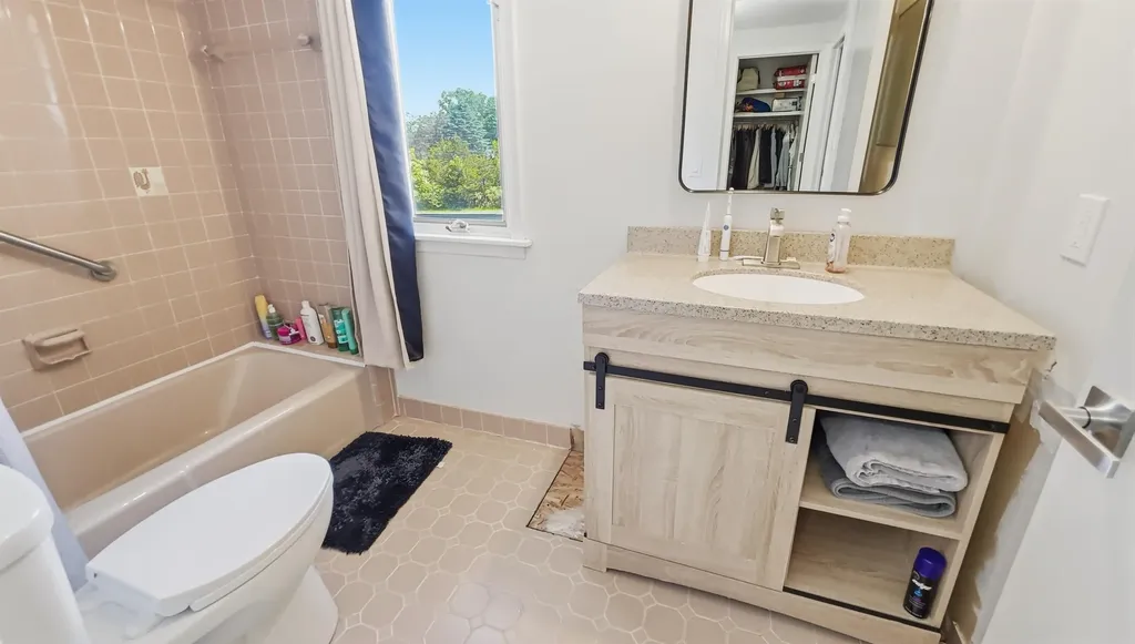 6089 N Seymour Road Flushing Charter Township MI 48433