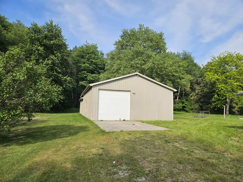 8525 Dixie Highway Birch Run Township MI 48415