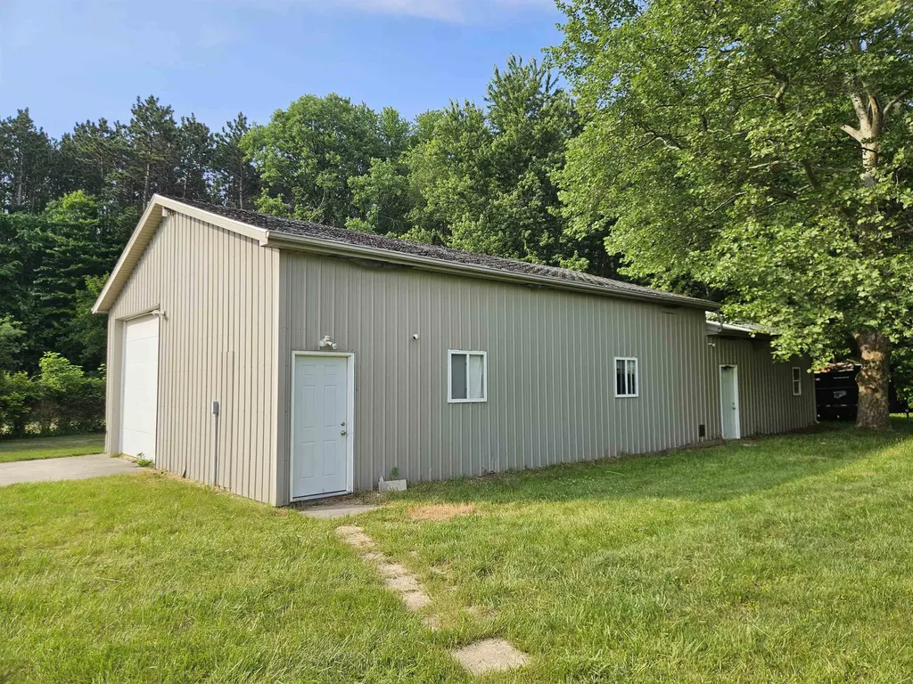 8525 Dixie Highway Birch Run Township MI 48415
