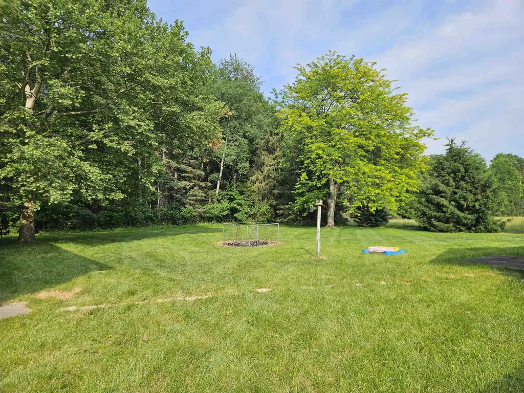 8525 Dixie Highway Birch Run Township MI 48415