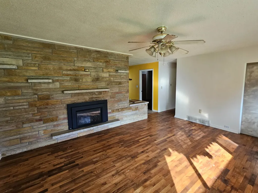 8525 Dixie Highway Birch Run Township MI 48415