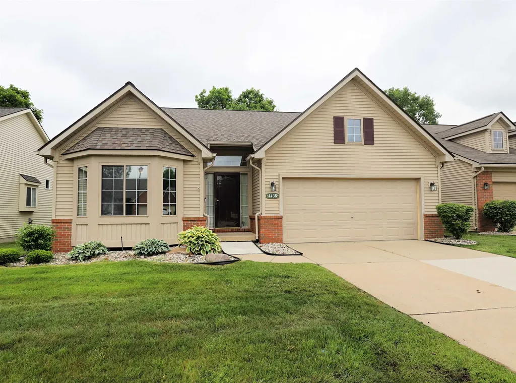4438 Crimson Court Burton City MI 48439