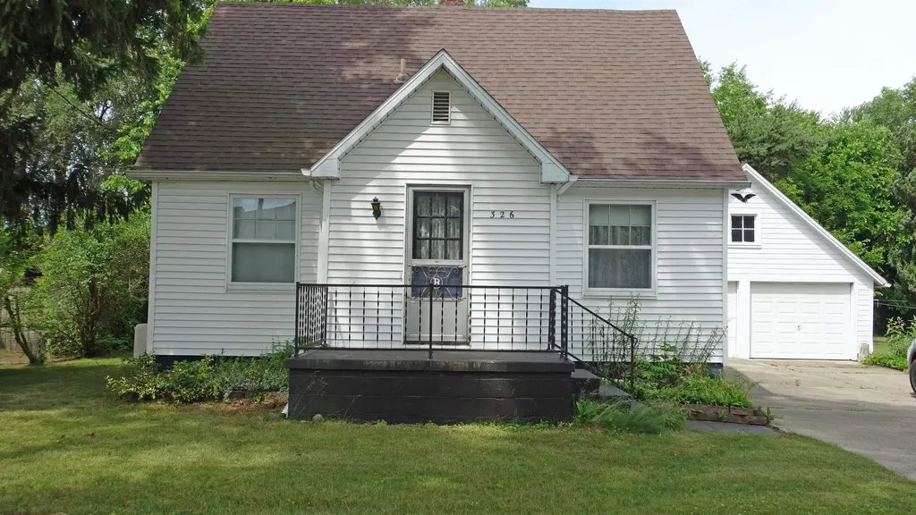326 S Clark Street Chesaning Village MI 48616