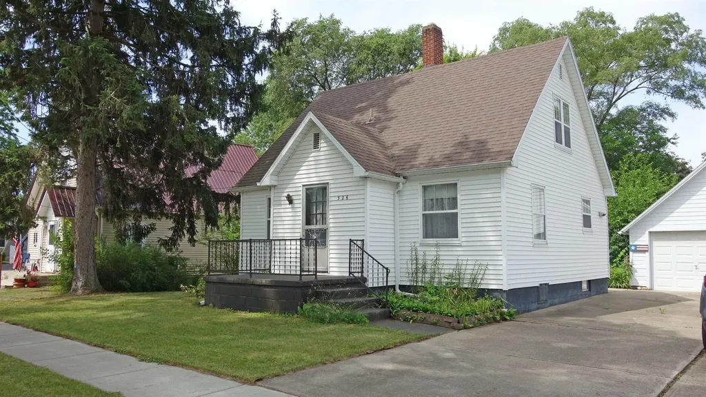 326 S Clark Street Chesaning Village MI 48616
