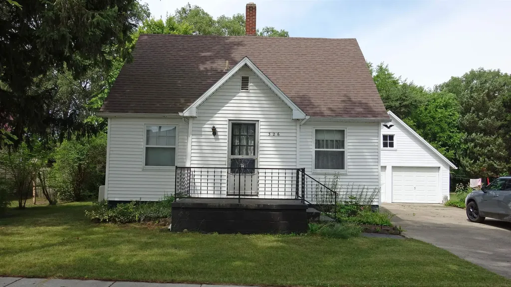 326 S Clark Street Chesaning Village MI 48616