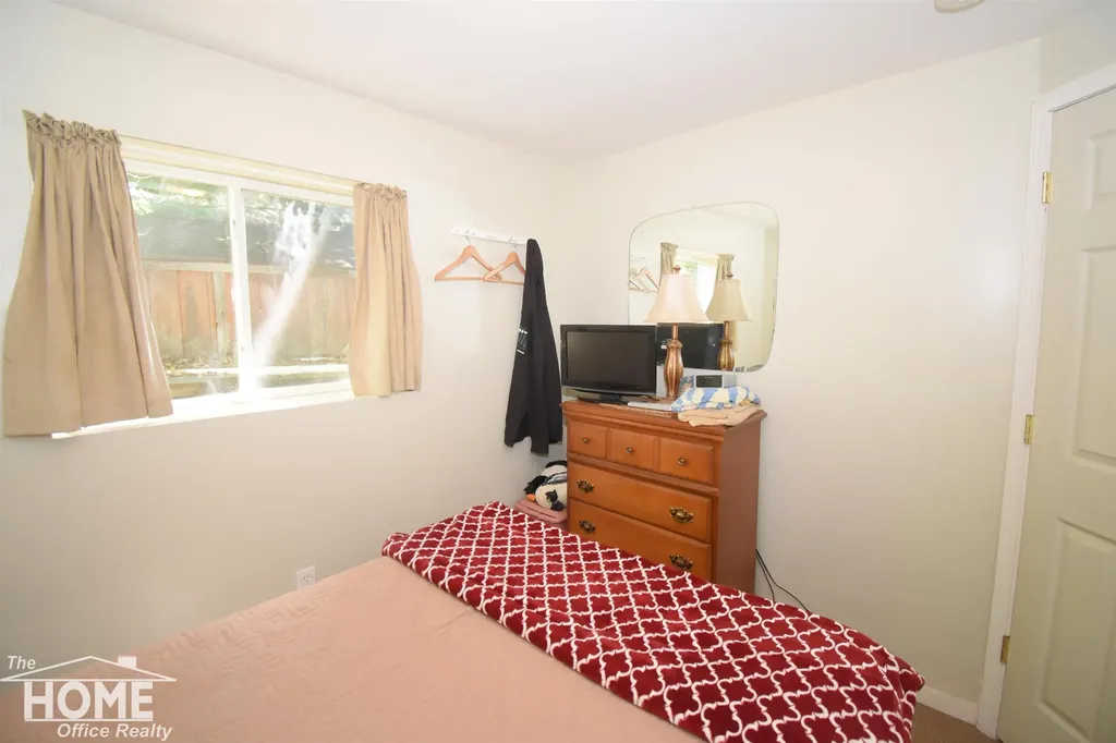 1121 & 1131 Lake Drive Lincoln Township MI 48625