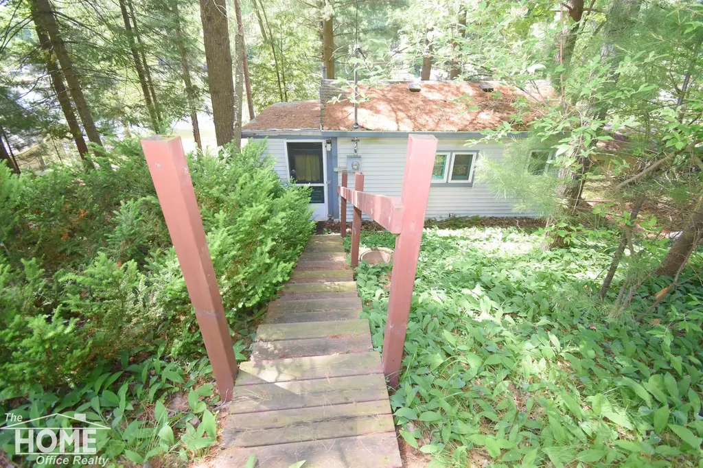 1121 & 1131 Lake Drive Lincoln Township MI 48625