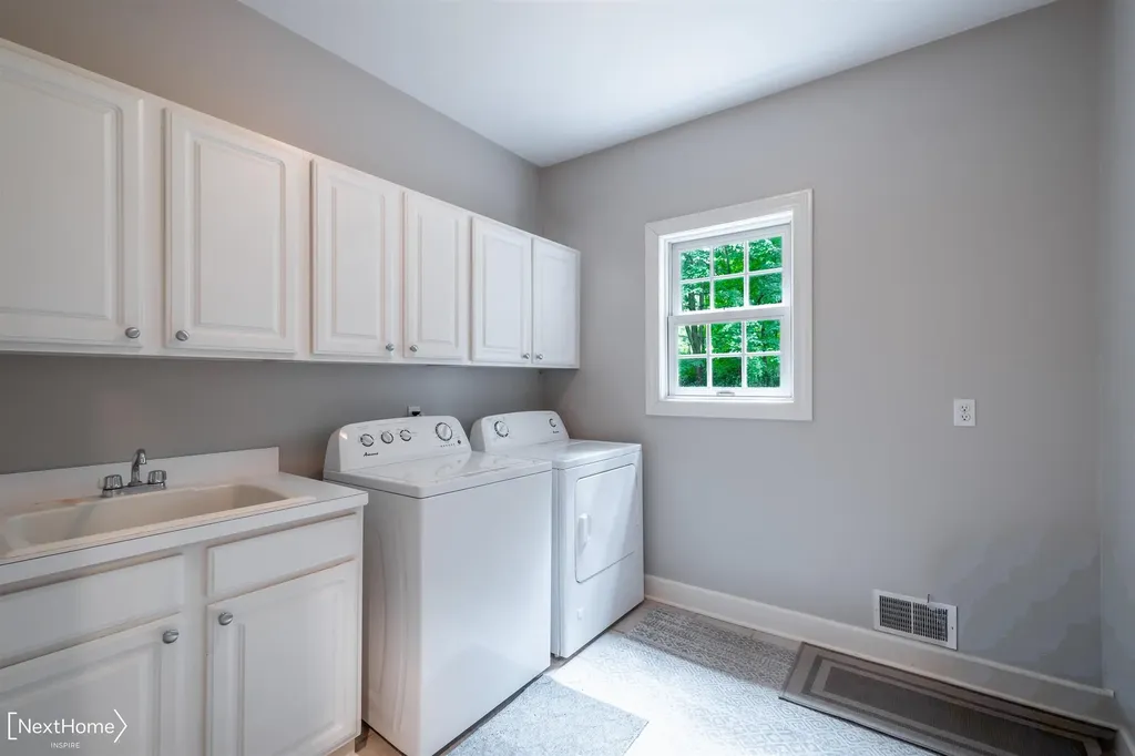 9185 North Island Drive Flushing Charter Township MI 48433