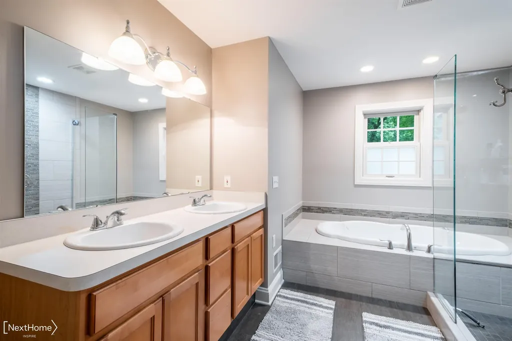 9185 North Island Drive Flushing Charter Township MI 48433