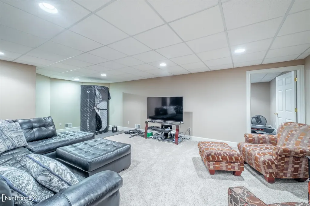 9185 North Island Drive Flushing Charter Township MI 48433