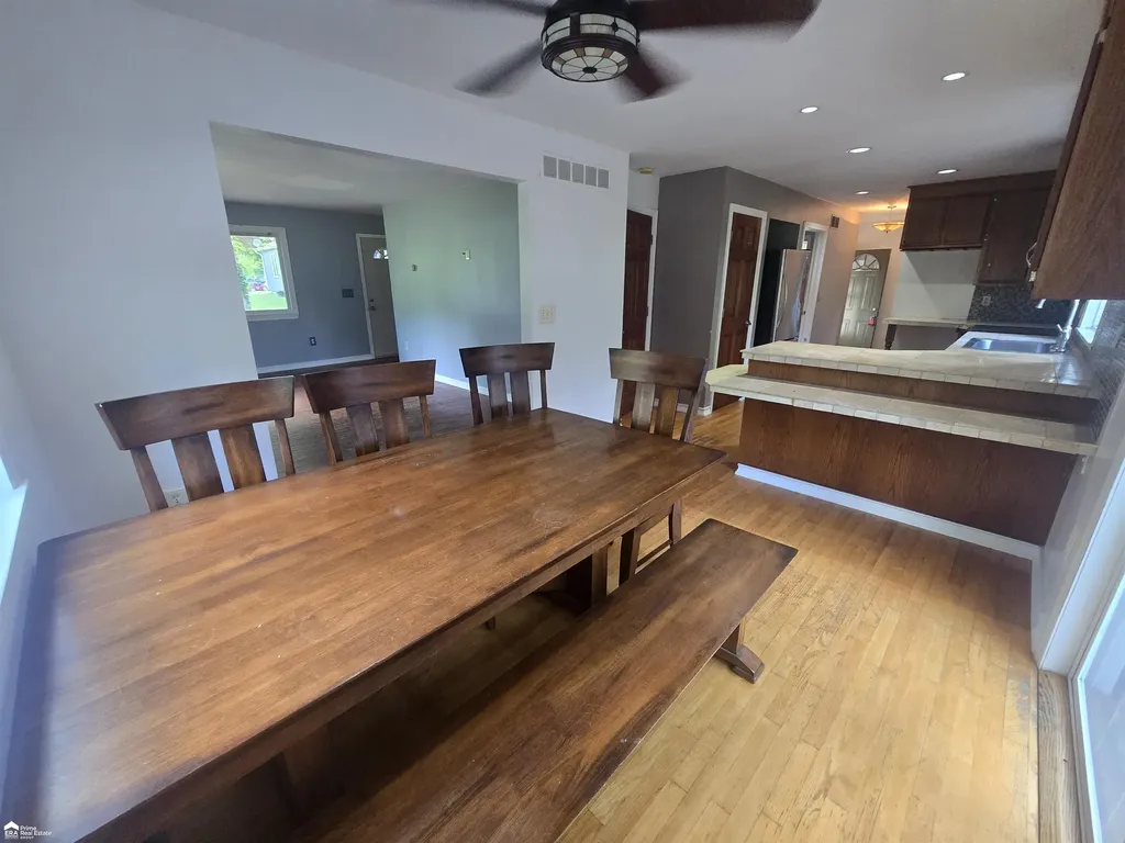 819 W Summit Street Vernon Township MI 48429