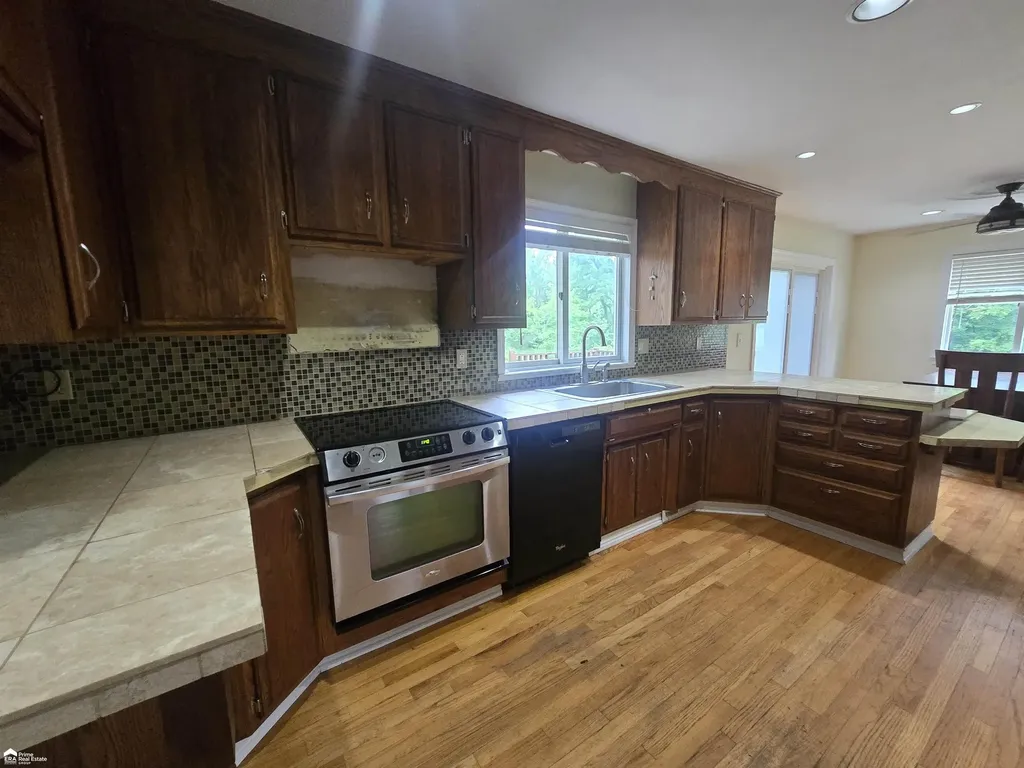 819 W Summit Street Vernon Township MI 48429
