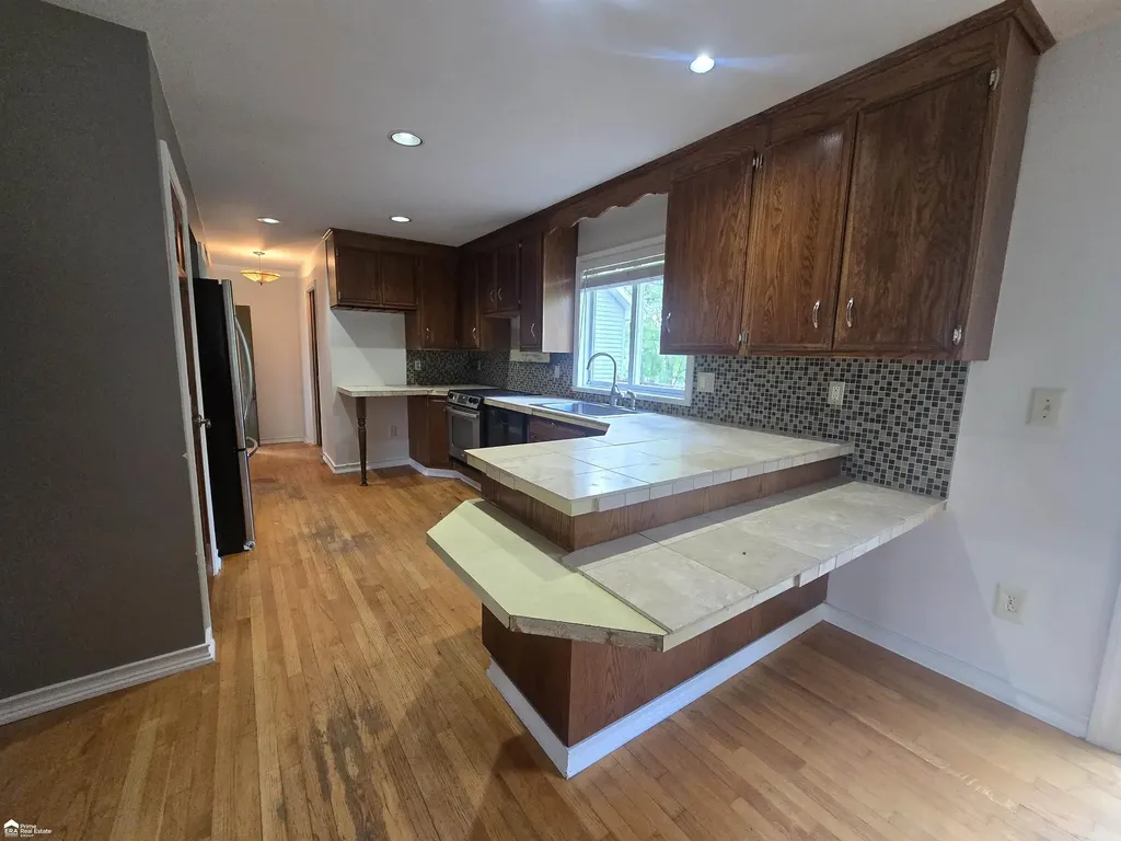 819 W Summit Street Vernon Township MI 48429