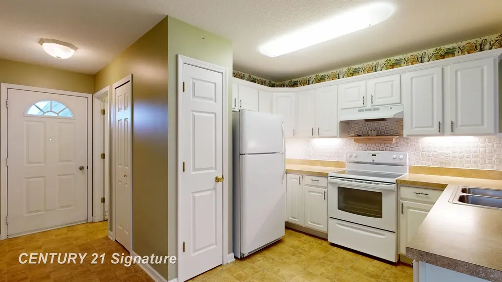 1324 Carpathian Way Vienna Charter Township MI 48420