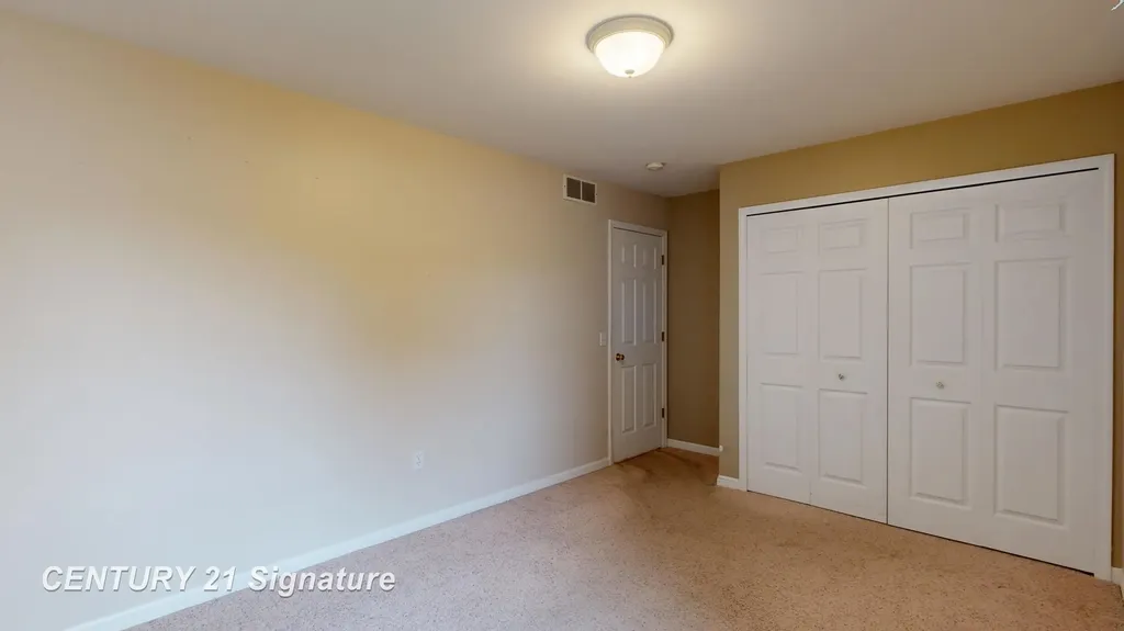 1324 Carpathian Way Vienna Charter Township MI 48420