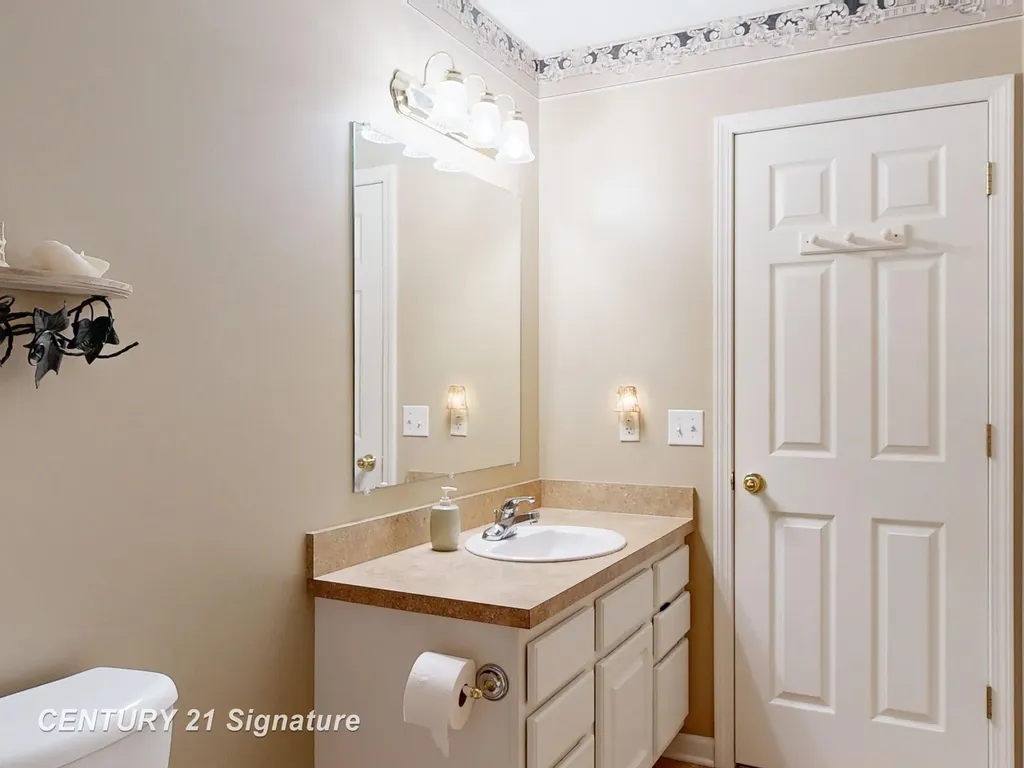 1324 Carpathian Way Vienna Charter Township MI 48420