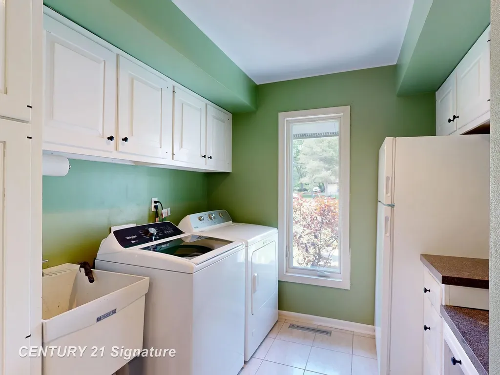 7492 River Road Flushing Charter Township MI 48433