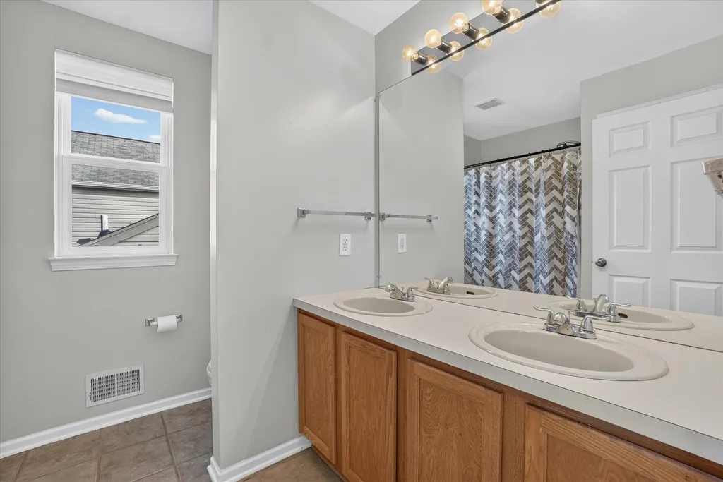 10304 Edgewater Trail Grand Blanc Charter Township MI 48442