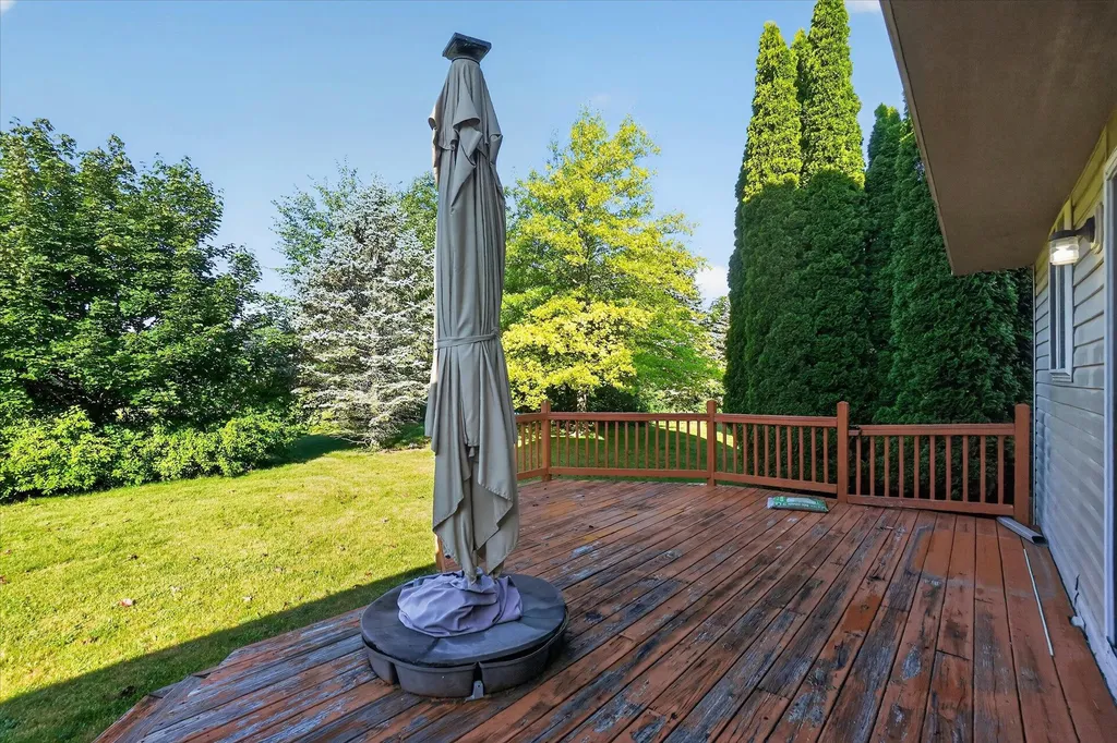 10304 Edgewater Trail Grand Blanc Charter Township MI 48442