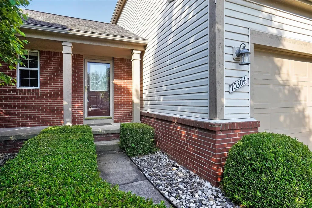 10304 Edgewater Trail Grand Blanc Charter Township MI 48442