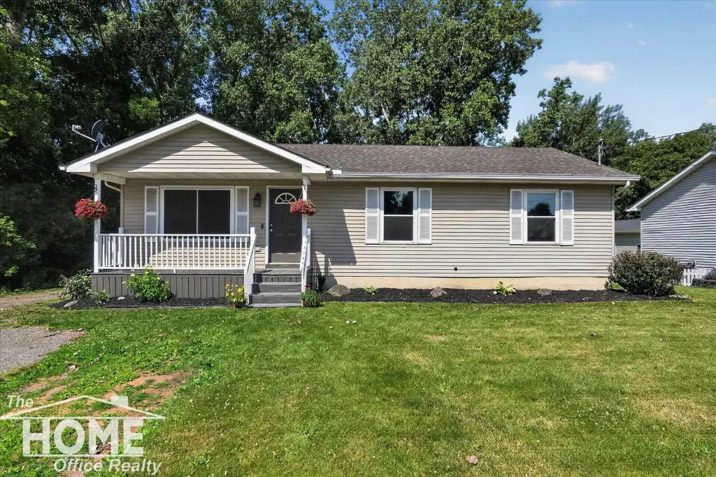 422 S Williams Street Perry City MI 48872