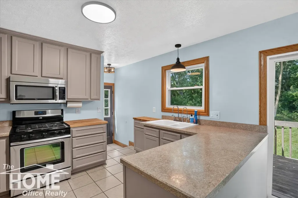 422 S Williams Street Perry City MI 48872