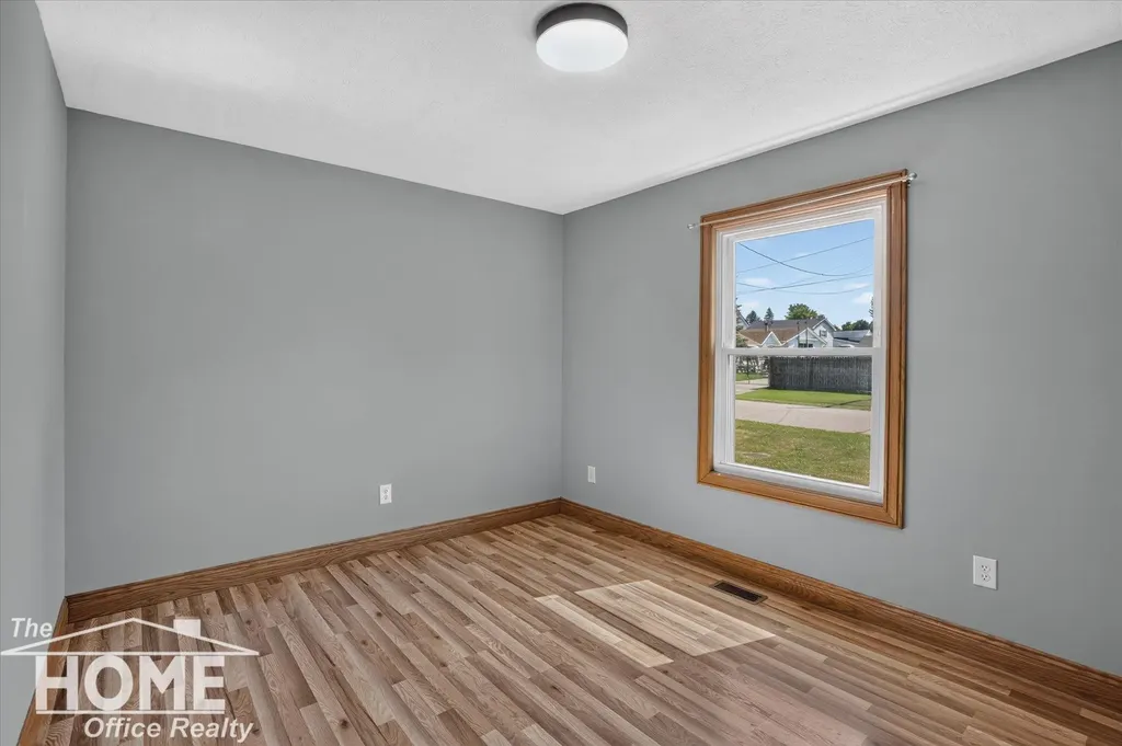 422 S Williams Street Perry City MI 48872
