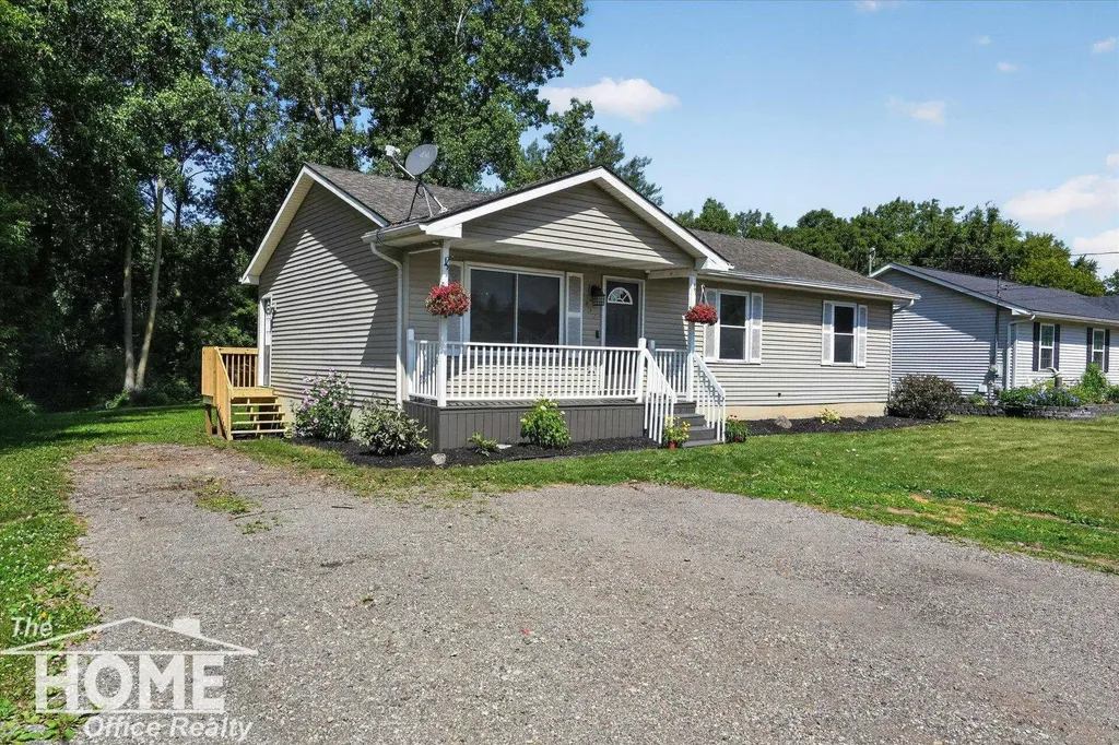 422 S Williams Street Perry City MI 48872
