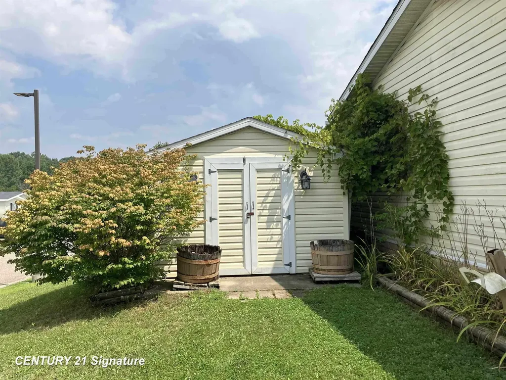 196 Apollo Avenue Flushing Charter Township MI 48433