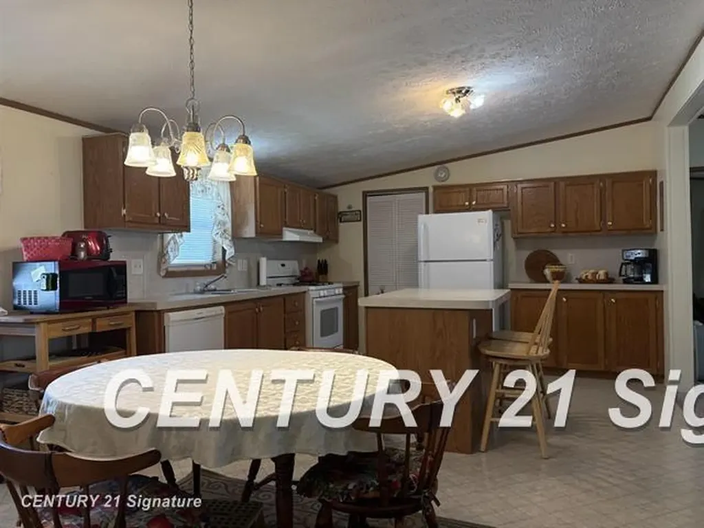 196 Apollo Avenue Flushing Charter Township MI 48433