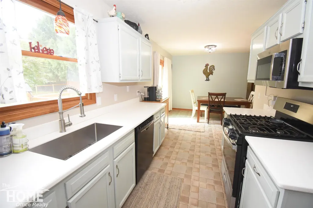 13092 Beardslee Road Perry Township MI 48872
