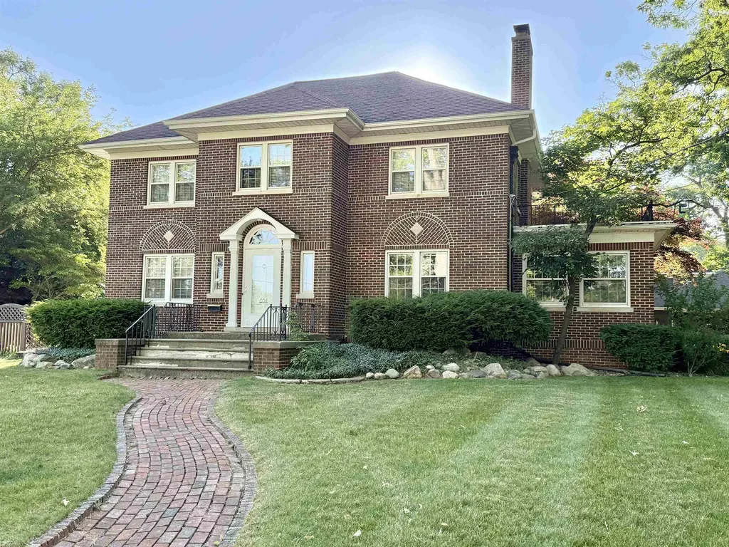 654 First Street Owosso City MI 48867