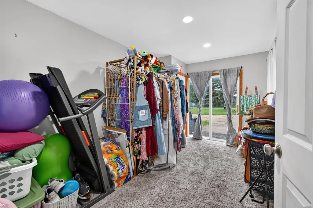 2228 Mclaren Street Burton City MI 48529