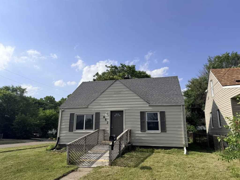 652 Ingleside Avenue Flint City MI 48507