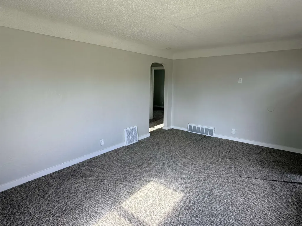 652 Ingleside Avenue Flint City MI 48507
