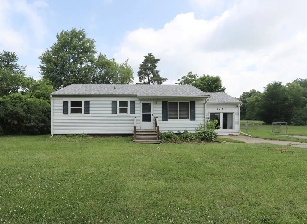 1409 Coutant Street Flushing City MI 48433