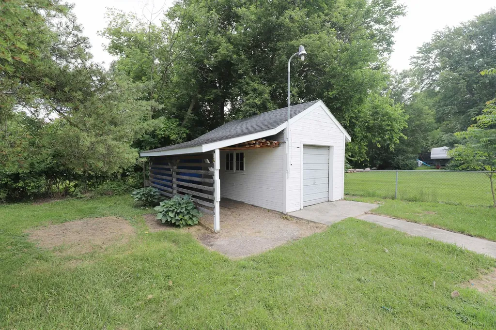 1409 Coutant Street Flushing City MI 48433