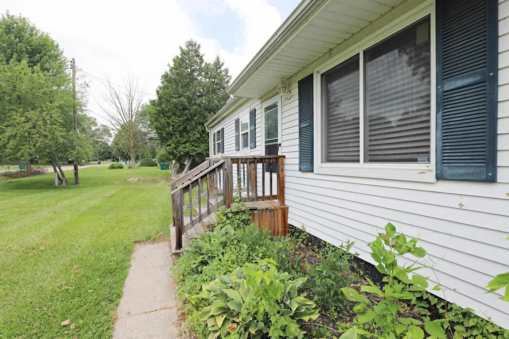 1409 Coutant Street Flushing City MI 48433