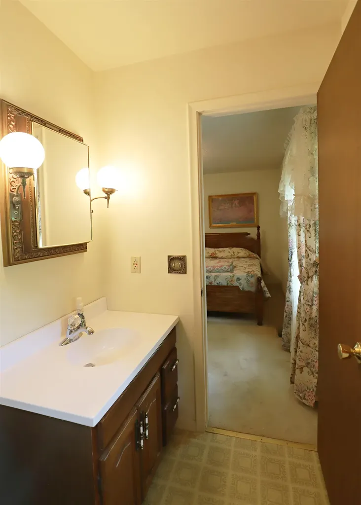 10011 W Coldwater Road Flushing Charter Township MI 48433