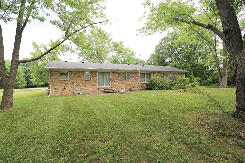 10011 W Coldwater Road Flushing Charter Township MI 48433
