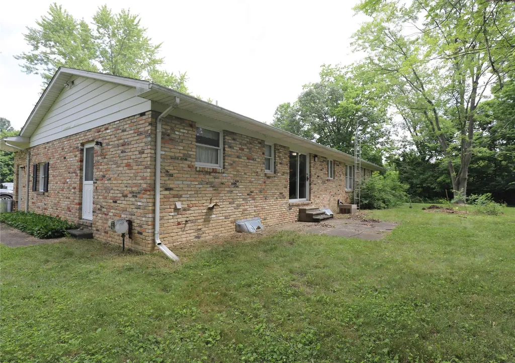 10011 W Coldwater Road Flushing Charter Township MI 48433