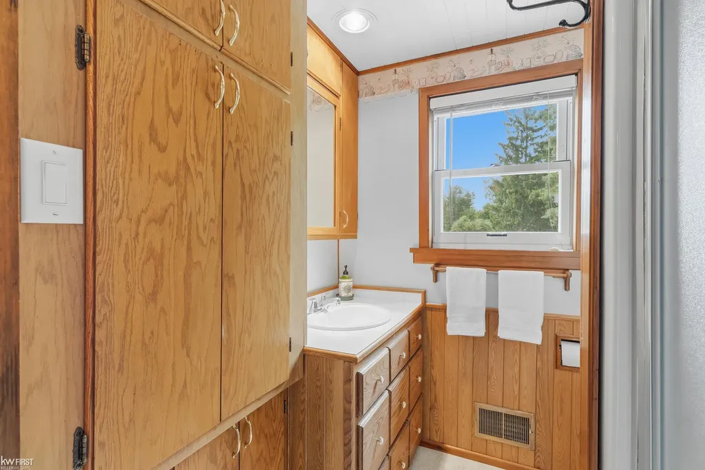 1018 Mildred Street Flushing City MI 48433